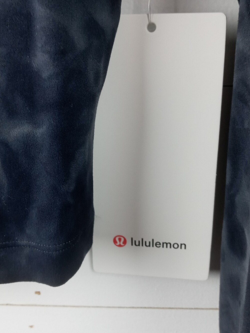 Lululemon Women's size 8 black tie dye all aligned mock neck long sleeve workout - Picture 3 of 10